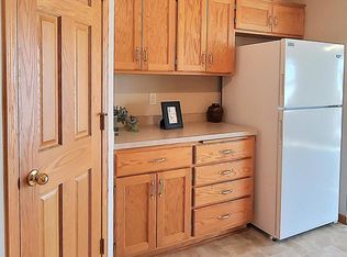 946 Golden Way, Isanti, MN 55040