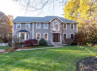 25 Colburn Ln, Hollis, NH 03049