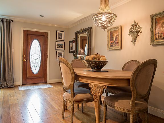 5th image of 667 N Post Oak Ln #667