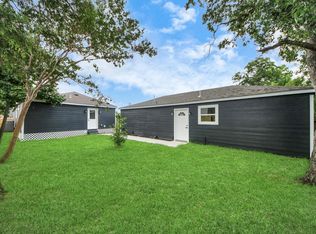 1218 Des Jardines St #B, Houston, TX 77023