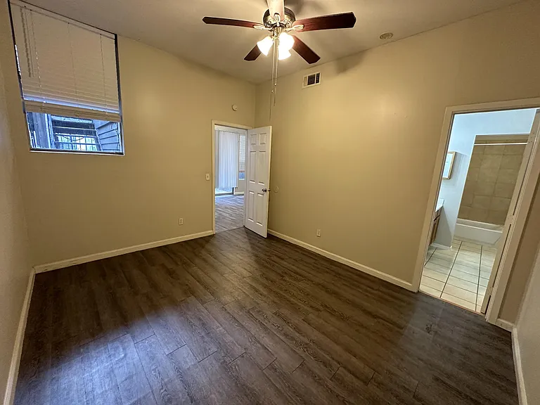 406 Hawthorne St — Photo 49