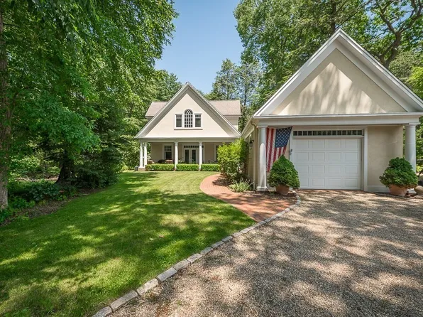 1 Bigwood Rd, Manchester, MA 01944