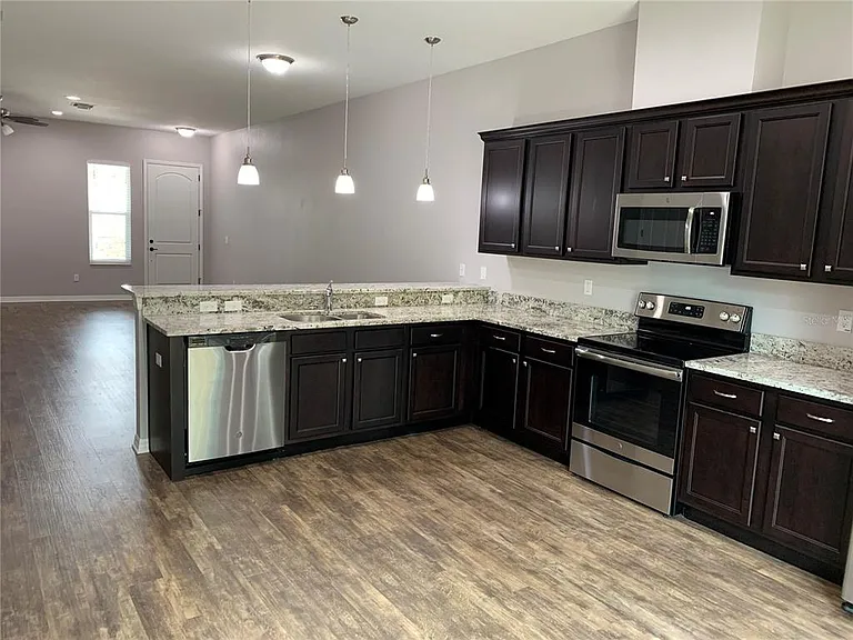 512 Frances St — Photo 2
