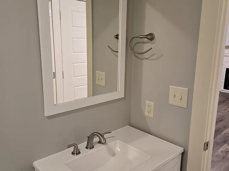 Bathroom vanity with dimmable led lighting