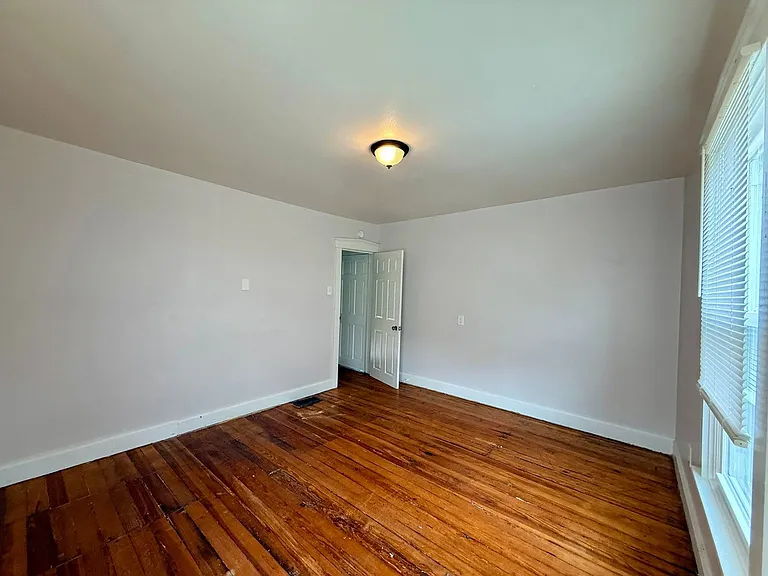 37 N Kinzer Rd — Photo 17