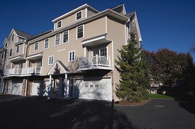 1st image of 39 Oak Street #6