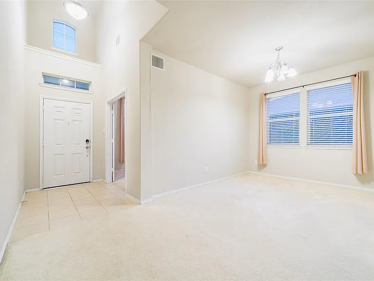 1315 Squire Dr — Photo 8