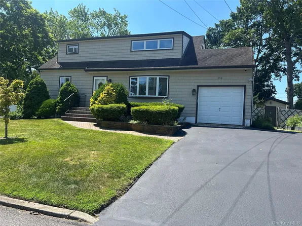 356 Montgomery Avenue, West Babylon, NY 11704