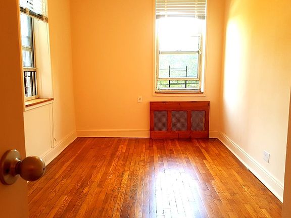 4th image of 13510 Grand Central Pkwy APT 401