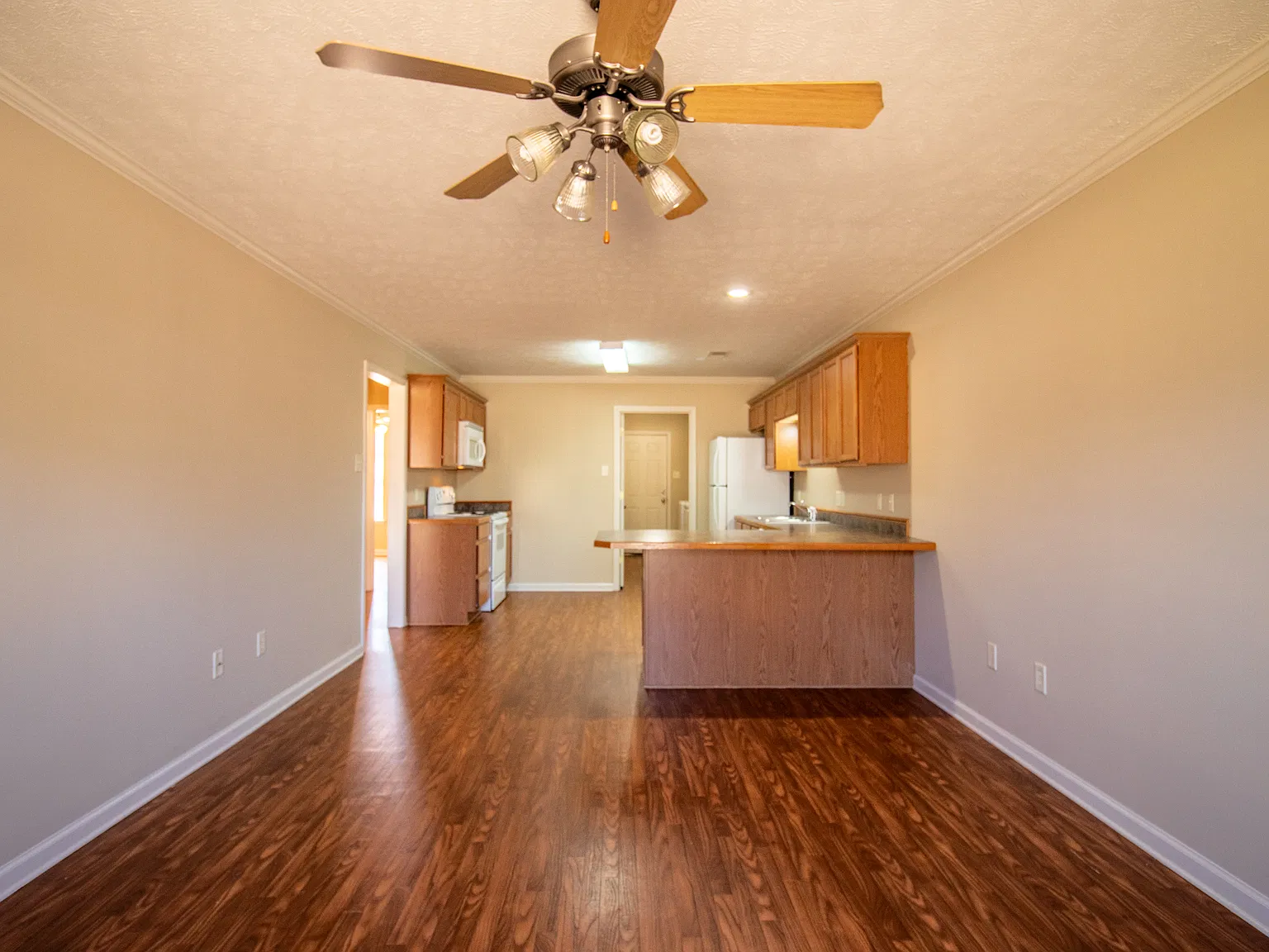 2 bed, 950 sqft, $1,095 — Photo 2