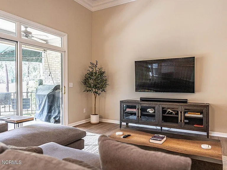 215 Plantation Dr — Photo 26