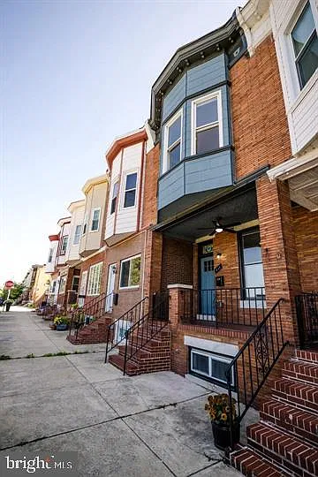 4 bed, 3.5 bath, 2178 sqft, $3,200 — Photo 2