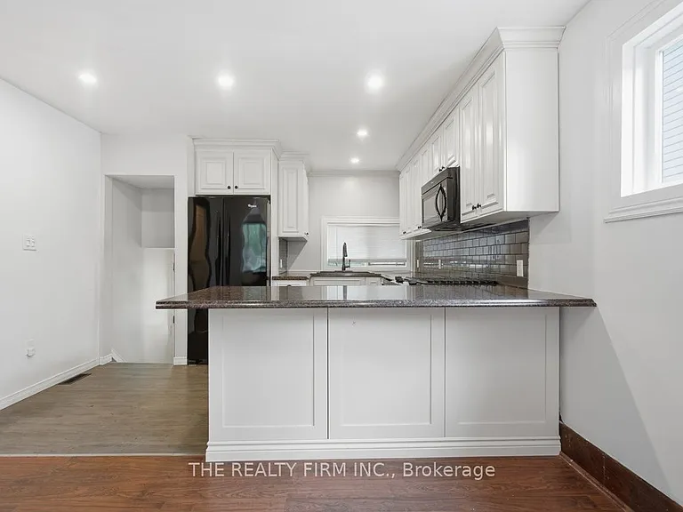 97 Springbank Dr — Photo 18