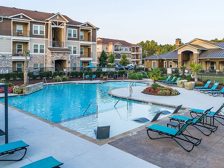 POINTE AT GREENVILLE APARTMENTS — Photo 11