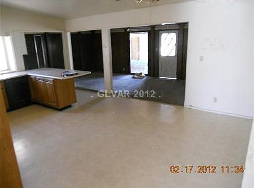 3rd image of 2284 Roan Ave