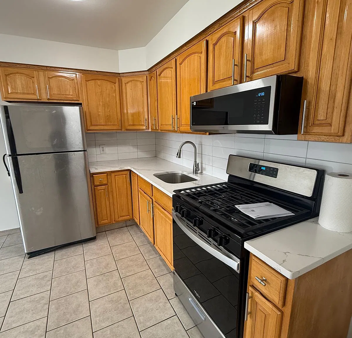 3 bed, $2,300 — Photo 3