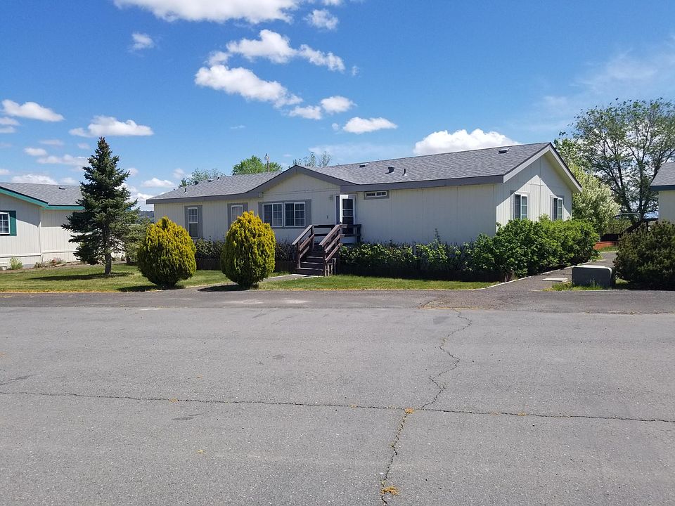 One of four houses (4 bedrooms, 3 bathrooms) to rent
