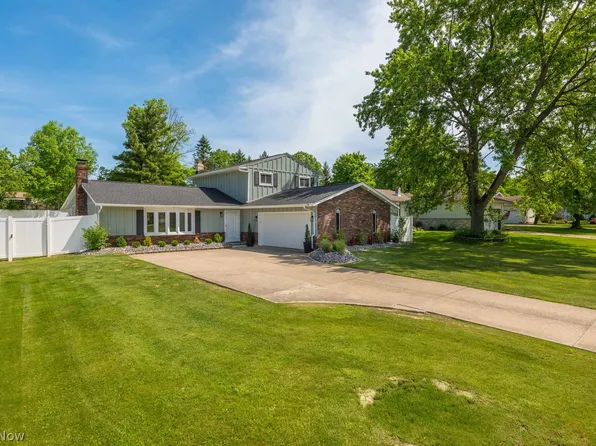 3693 Bramblewood Dr, Brunswick, OH 44212