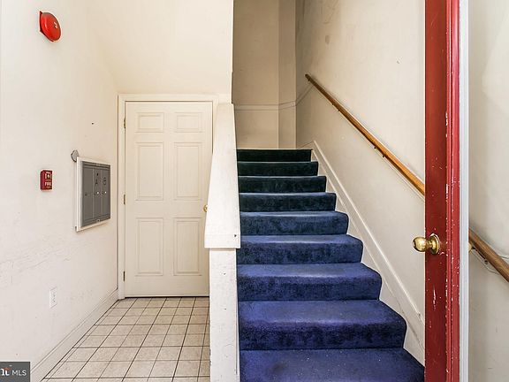 5th image of 2 W Henrietta St APT B