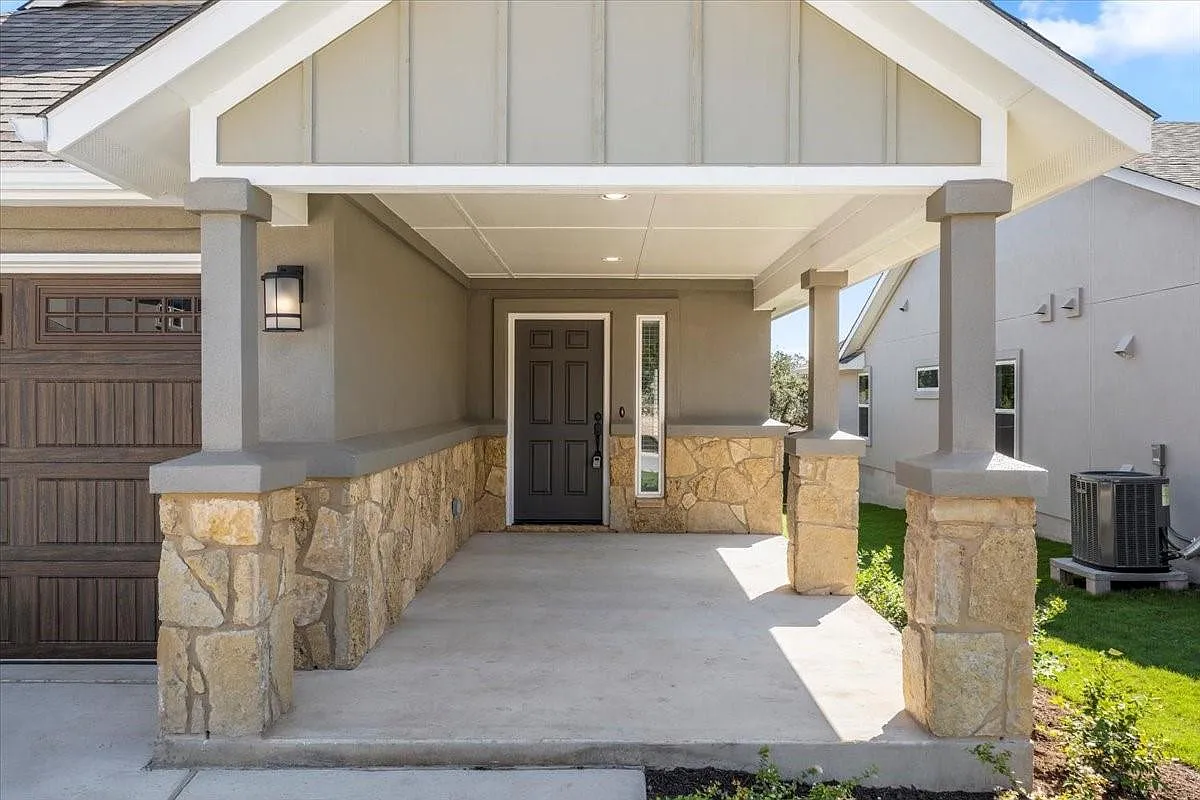 3 bed, 2.0 bath, 1450 sqft, $2,450 — Photo 3