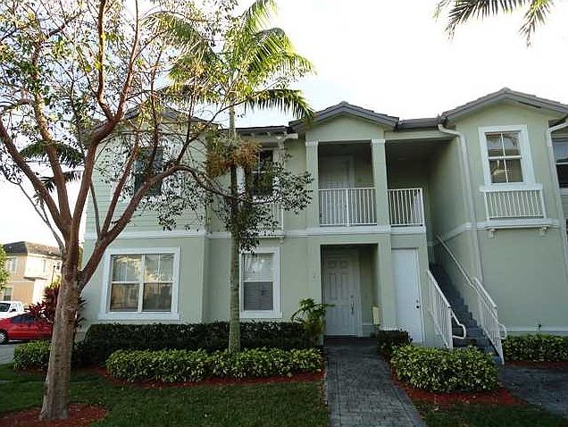 1st image of 208 SE 29th Ave Unit 21