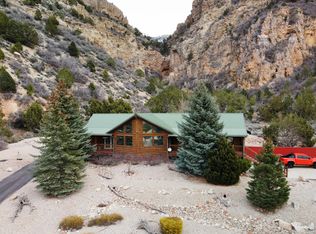 2229 S Chekshani Cliffs Ln, Kanarraville, UT 84742