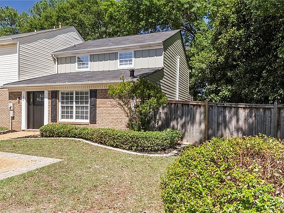 3rd image of 1090 Fairfax Dr