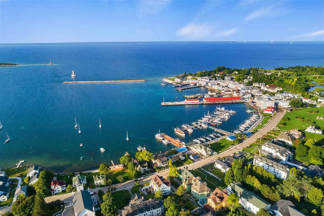 6712 Huron Rd, Mackinac Island, Mi 49757 