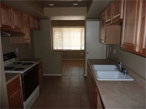 2nd image of 5807 W Sunnyslope Ln