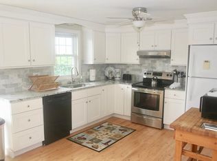 14 Continental Rd, Narragansett, RI 02882