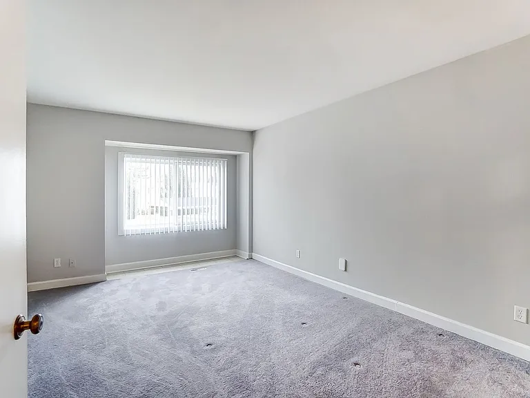Candlelite Apartments — Photo 92