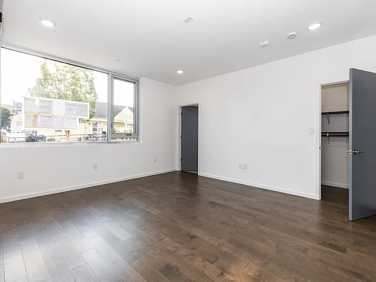 1541 N 6th St #1 — Photo 14