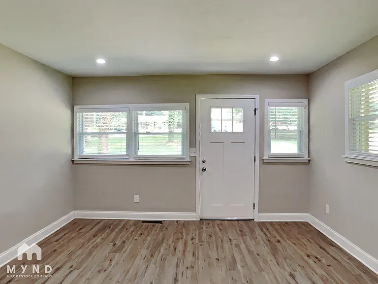 8266 Lake View Ter — Photo 6