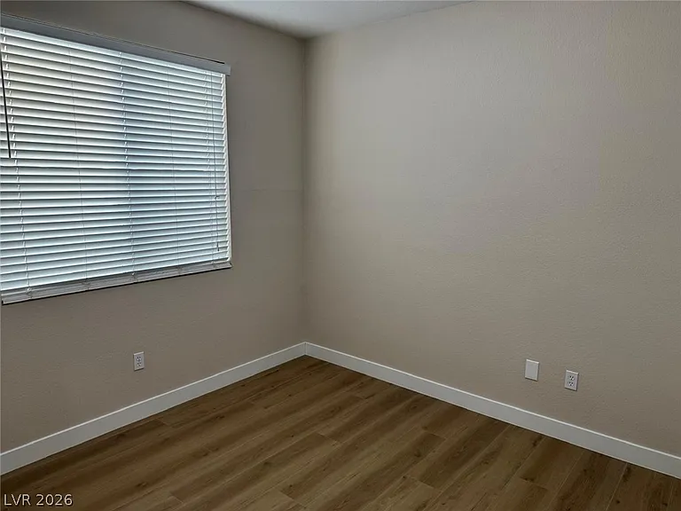 6197 Glimmering Light Ave — Photo 32