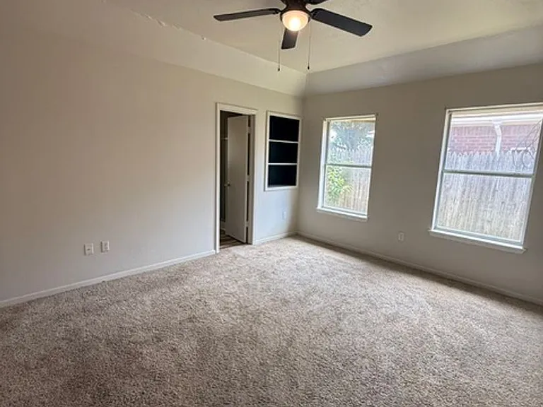 3933 Wake Forest Ln — Photo 8