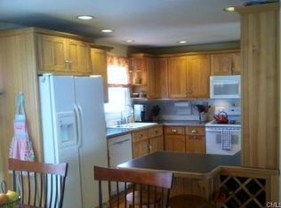 5 Sunset Rdg, Danbury, CT 06811