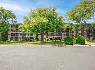 5540 Walnut Ave APT 19A, Downers Grove, IL 60515