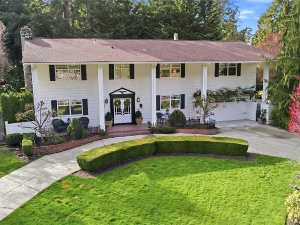10506 Robin Hood Drive, Edmonds, WA 98020