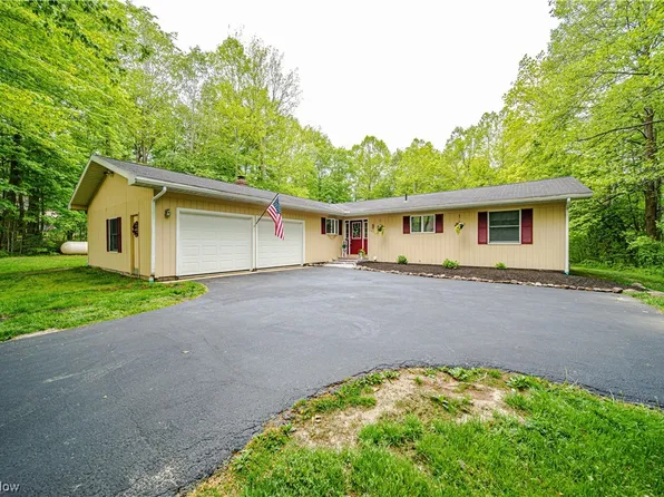 9957 High Country Dr, Chardon, OH 44024