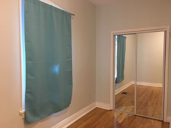 4th image of 4739 N Sawyer Ave APT 2