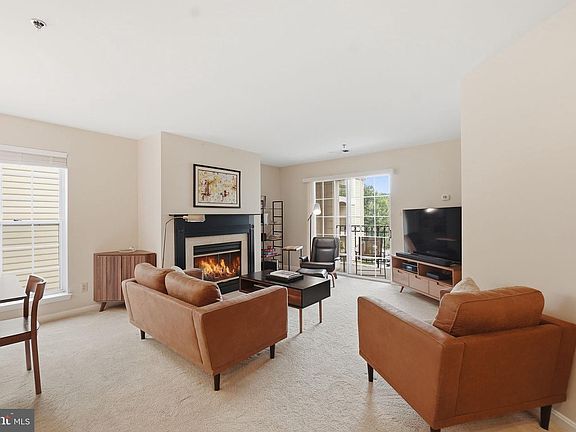 2nd image of 1100 Quaker Hill Dr APT 305