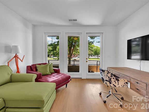 5th image of 3000 South Blvd Unit 101