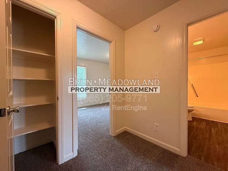 9116 Parktop Ln #B — Photo 31