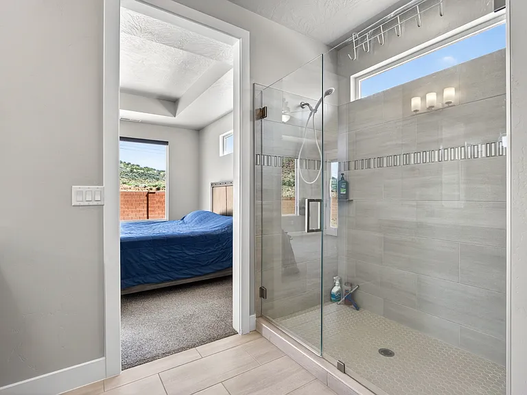 1478 W 540 N — Photo 21
