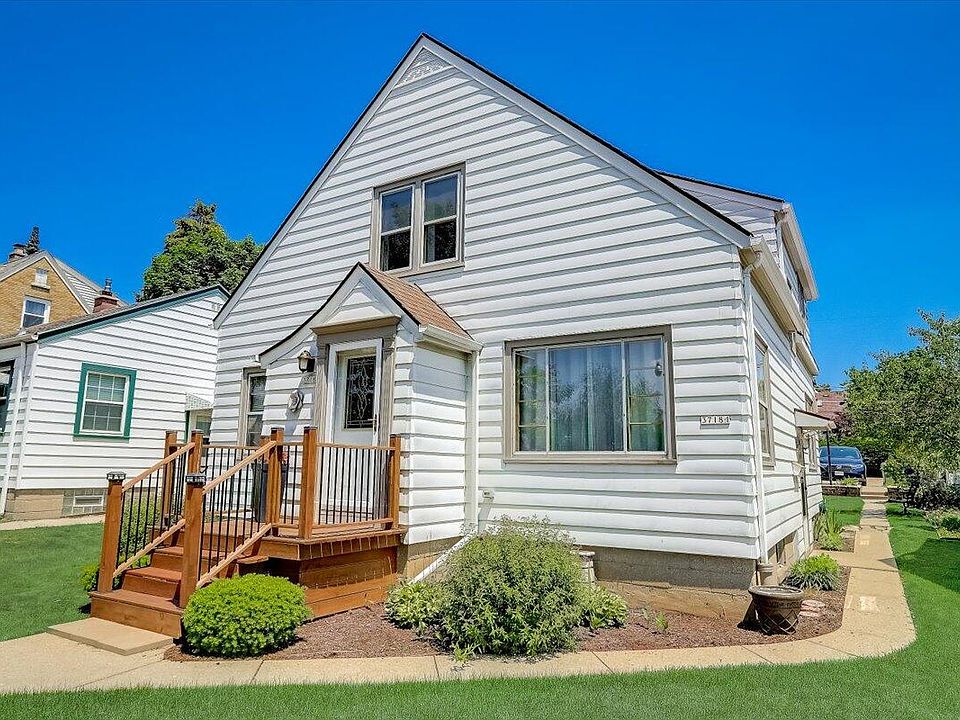 3718 S 15th St Milwaukee, WI, 53221 Apartments for Rent Zillow