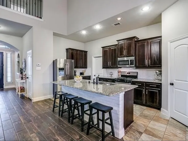 236 Arbury Dr — Photo 14