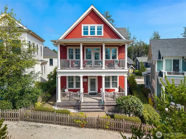 18 Hidden Cove Loop, Pacific Beach, WA 98571