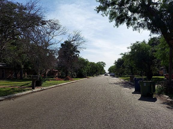 5th image of 711 W Rodriguez Ave