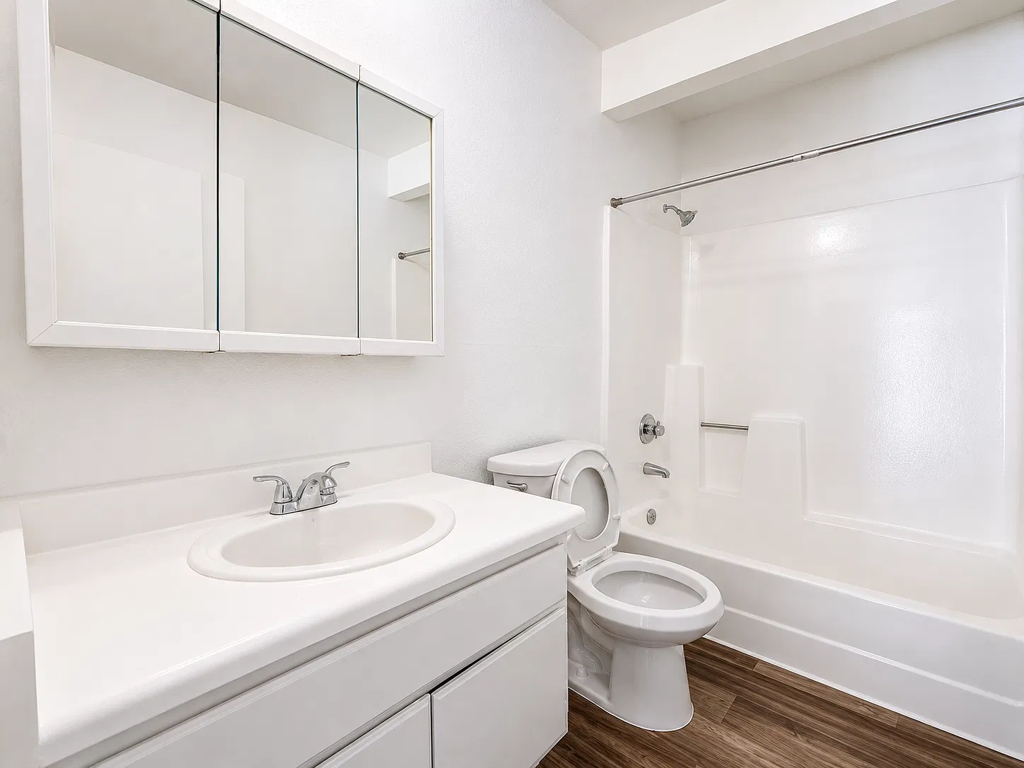 2 bed, 950 sqft, $1,750 — Photo 4