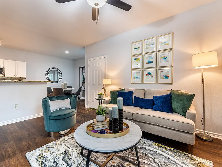 Lakebridge Apartments — Photo 7